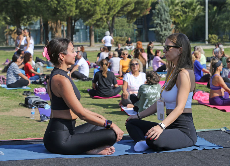 Karşıyaka Belediyesi’nden 14 Şubat’a Özel Yoga Etkinliği