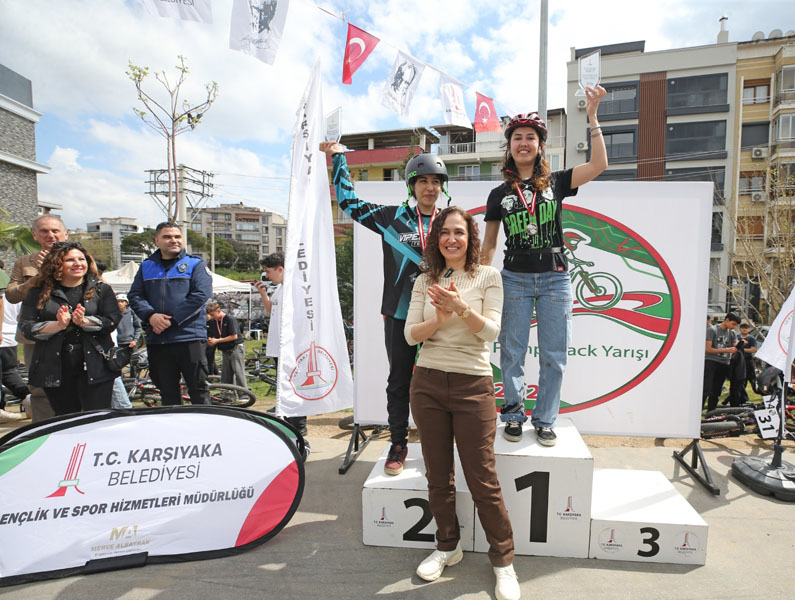 Karşıyaka’da Heyecan Dolu Pump Track Yarışı!